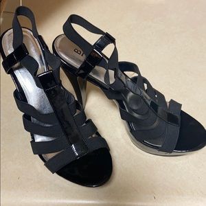 COMFY & sexy platform heel sandals